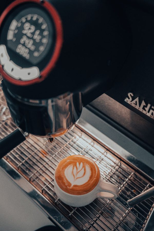 Coffw-with-machine Coffw-with-machine